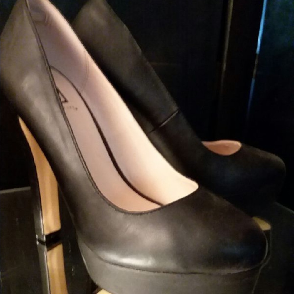 Black Heels 7.5